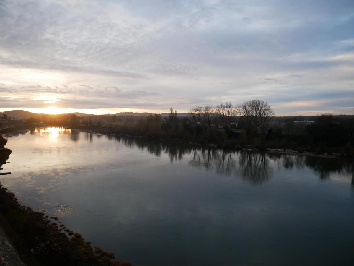 Hotel Restaurant Cote Garonne Le Balcon Des Dames - Tonneins Fauillet Marmande - Vue Panoramique Bord De Garonne Chambres Climatisees Экстерьер фото
