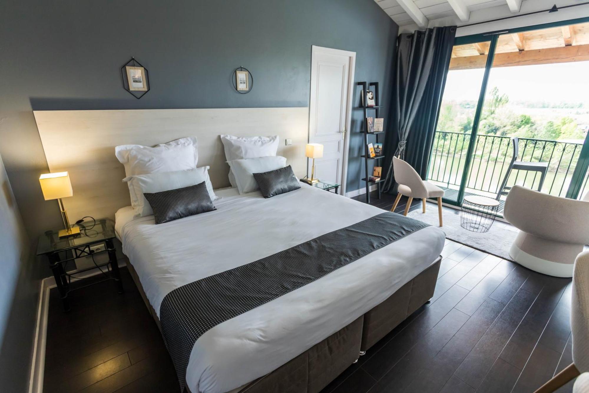 Hotel Restaurant Cote Garonne Le Balcon Des Dames - Tonneins Fauillet Marmande - Vue Panoramique Bord De Garonne Chambres Climatisees Экстерьер фото